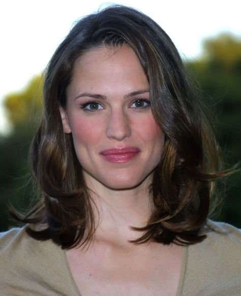 Jennifer Garner Alias, Vital Spring, Actrices Hollywood, Jennifer Garner, Her Smile, Movie Stars, Celebrity Style, Hollywood, Hairstyles