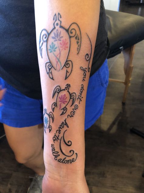 Sea Turtle Tattoo Ideas For Women, Sea Turtle Memorial Tattoo, Turtle Family Tattoo, Ezra Tattoo, Kids Birthday Tattoo, Hawaiian Turtle Tattoos, Moms Tattoo, Grandchildren Tattoos, Tattoos For Dad Memorial