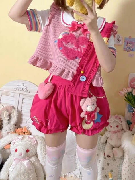 Pink Brown Outfit, Puffy Shorts, Creepy Cute Fashion, Bubble Shorts, Job Clothes, Simple Style Outfits, Light Pink Shorts, Kawaii Dress, Fashion Fits