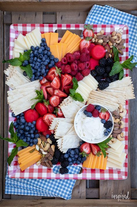 Summer Berry Cheeseboard with Whipped Honey Goat Cheese Spread #whipped #goatcheese #spread #appetizer #recipe #cheeseboard #grazingboard #cheese #summer #honeygoatcheese #honey Recipes For Picnics, Goat Cheese Spread, Honey Goat Cheese, Easter Appetizers Easy, Roasted Carrot Salad, Easy Fruit Dip, Appetizer Display, Cheese Stuffed Mushrooms, Whipped Honey