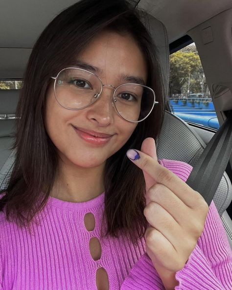 https://www.instagram.com/p/CdU0h9NlkbX/?igshid=MDJmNzVkMjY= Liza Soberano Dress, Liza Soberano Bangs, Liza Soberano Icons, Liza Soberano Instagram, Liza Soberano No Make Up, Liza Soberano Old Photos, My Ex And Whys, Malibu Rising, Enrique Gil