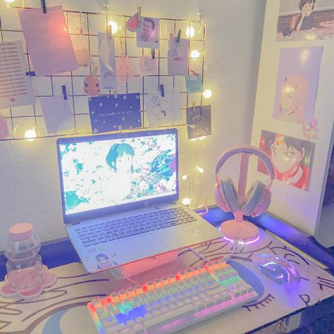 Cute Laptop Setup, Gaming Laptop Setup Ideas, Gaming Setup Laptop, Laptop Setup Ideas, Gaming Laptop Setup, Laptop Setup, Gaming Desk Setup, Setup Gamer, Study Desk Decor