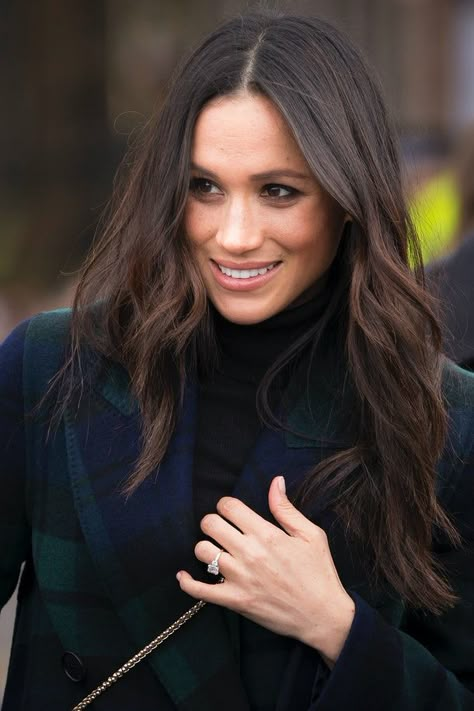 Kate Outfits, Headshots Ideas, Meghan Markle Hair, Princ Harry, Meghan Markle Style, Sitting Pretty, Brunette Hair, Prince Harry, Meghan Markle