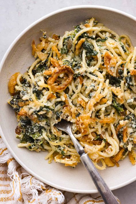 You will love the tasty flavors in this Monterey spaghetti! Tender spaghetti baked in a cheesy mixture and loaded with spinach and crispy fried onions. It's a surprisingly delicious combination of flavors and an easy weeknight dinner! Monterey Spaghetti Taste Of Home, Monterey Spaghetti, Spaghetti Spinach, Spaghetti Baked, Crispy Fried Onions, Spring Pasta, The Recipe Critic, Recipe Critic, Pasta Dinners