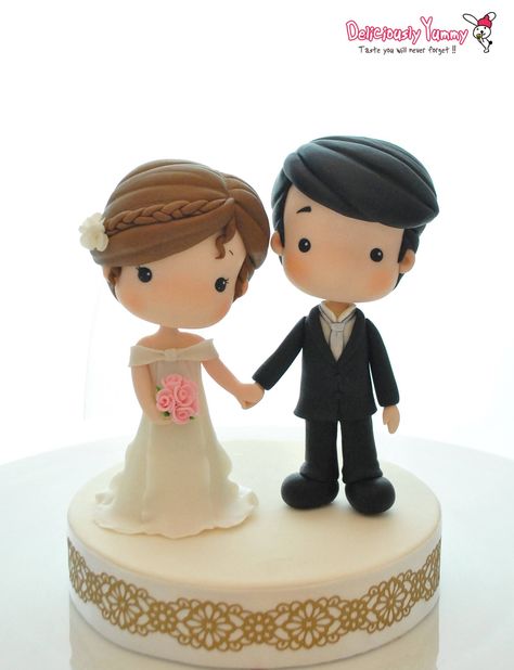 Deliciously Yummy Sydney Wedding Cakes Toppers, Fondant People, Funny Cake Toppers, Funny Wedding Cake Toppers, Toppers Diy, Funny Marriage, Creative Wedding Cakes, Diy Cake Topper, Fondant Cake Toppers