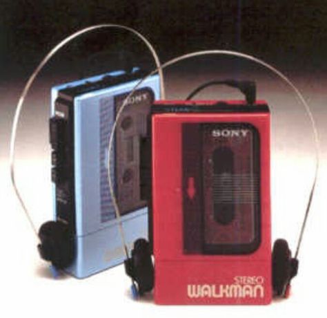 Sony Walkman Walkman Cassette, Fabulous Killjoys, Sony Walkman, Back In My Day, Retro Gadgets, 80s Nostalgia, 80s Aesthetic, School Memories, 90s Childhood