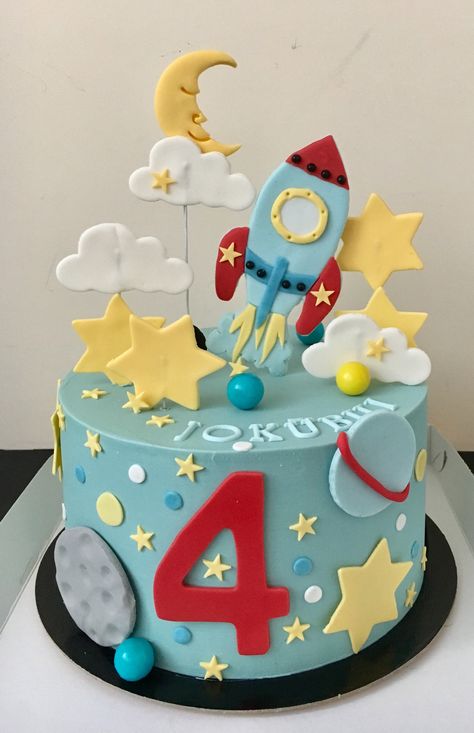 Astraunot Cake Design, Rocket Cake Ideas, Rocket Cakes For Boys, Rocket Birthday Cake, Astronaut Cake, Rocket Cake, Cake Designs For Kids, Boys 1st Birthday Cake, Baby Boy Birthday Cake