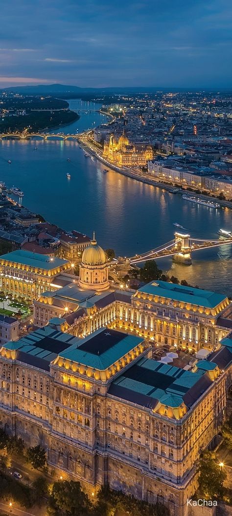 Budapest Itinerary, Things To Do In Budapest, To Do In Budapest, The Pest, Hungary Travel, Budapest Travel, Friends Travel, Dream Travel Destinations, Samar