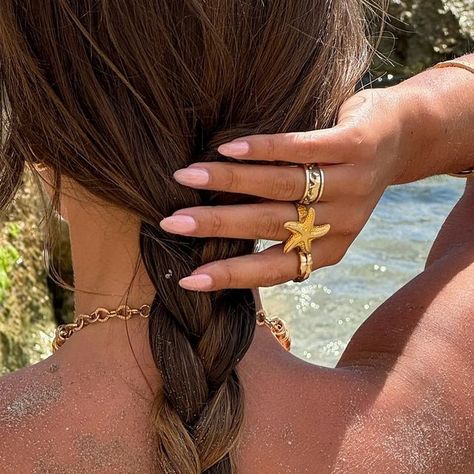 Kezia Cook, No Ordinary Girl, European Summer Aesthetic, Accessories Beach, Salty Hair, Ordinary Girls, Gold Girl, Jewelry Lookbook, Island Girl