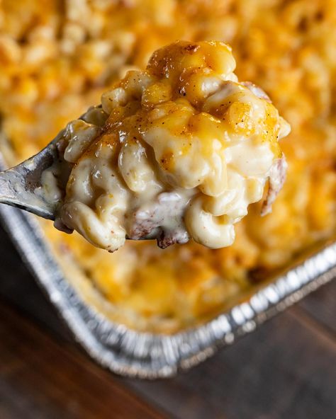 CREAMY Smoked Mac and Cheese - Chiles and Smoke Mac And Cheese No Velveeta, Smoked Mac And Cheese Recipes, Smoker Mac And Cheese, Smoked Mac N Cheese Recipe, Grilled Mac And Cheese, Smoked Mac And Cheese, Bacon Mac And Cheese, Traeger Recipes, Easy Grilling