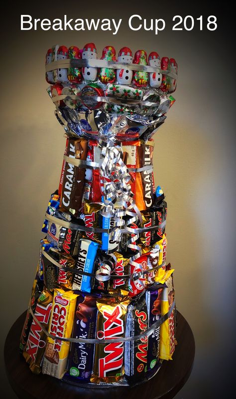 Chocolate Bar Stanley Cup Candy Stanley Cup, Hockey Candy Ideas, Hockey Treats, Hockey Fundraiser, Hockey Basket, Stanley Cup Gift, Stanley Cup Hockey, Hockey Cup, Cup Gift Ideas