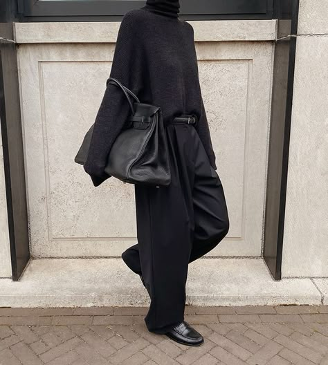 Oversized Trousers, Outfit Minimalist, Chic Black Dress, Black Korean, Pinterest Tumblr, All Black Fashion, Black Clothing, Total Black, Black Style