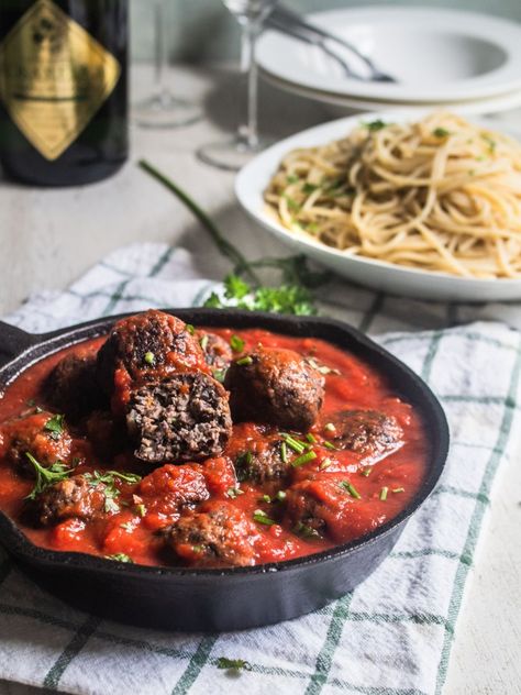 Gluten Free Pasta Sauce, Black Bean Meatballs, Meatballs Gluten Free, Bean Meatballs, Gluten Free Spaghetti, Vegan Meatballs, Vegan Black Bean, Vegan Parmesan, Healthy Gluten Free Recipes