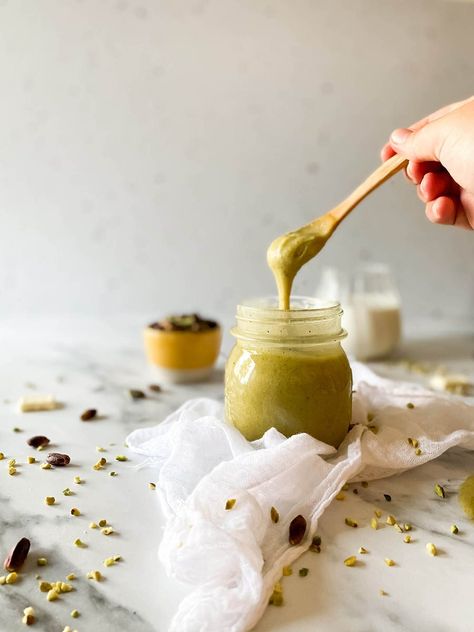 Delicious Homemade Pistachio Cream Recipe - Crema Al Pistacchio