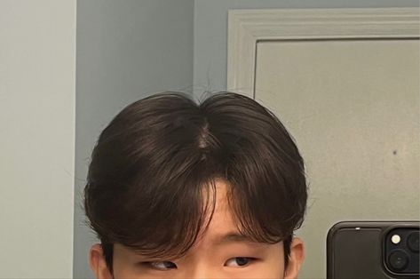 Hair Split Down The Middle Men, Middle Split Hairstyles, Korean Perm Men Middle Part, Down Perm Korean Men, Korean Middle Part Hair Men, Middle Part Korean, Brown Hair Dye Men, Korean Middle Part, Asian Guy Hair