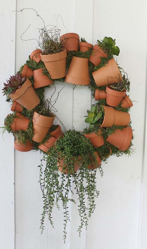 Plant Pot Welcome Wreath #gardenplanter #diygardenplanter #decorhomeideas Welcome Planter, Plant Pot Jewelry, Upcycle Succulent Planters, Upcycle Hanging Planter, Succulent Living Wreath, Wooden Wheelbarrow, Wheelbarrow Planter, Gutter Garden, Porch Steps