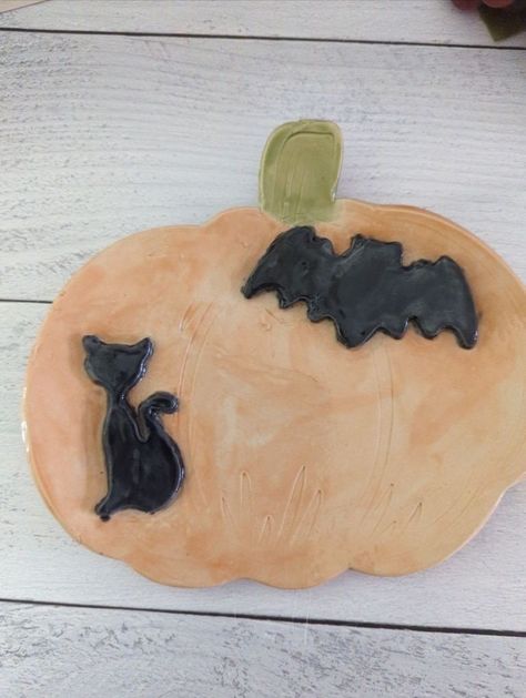 Tea Bag Plate, Pumpkin Snack, Pumpkin Dishes, Bat Design, Unique Soap, Snacks Dishes, Harvest Table, Candle Tray, Pottery Pieces