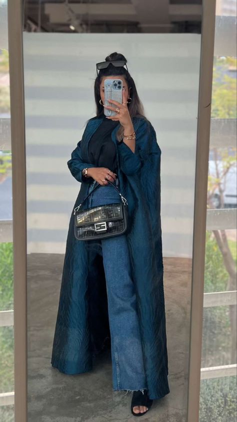 Saudi Arabia Outfit Women, Abaya And Jeans Outfit, Abaya Jeans Outfit, Abaya With Jeans, Emirati Fashion, Abaya Fits, Emirati Women, Abaya Outfits, Saudi Style