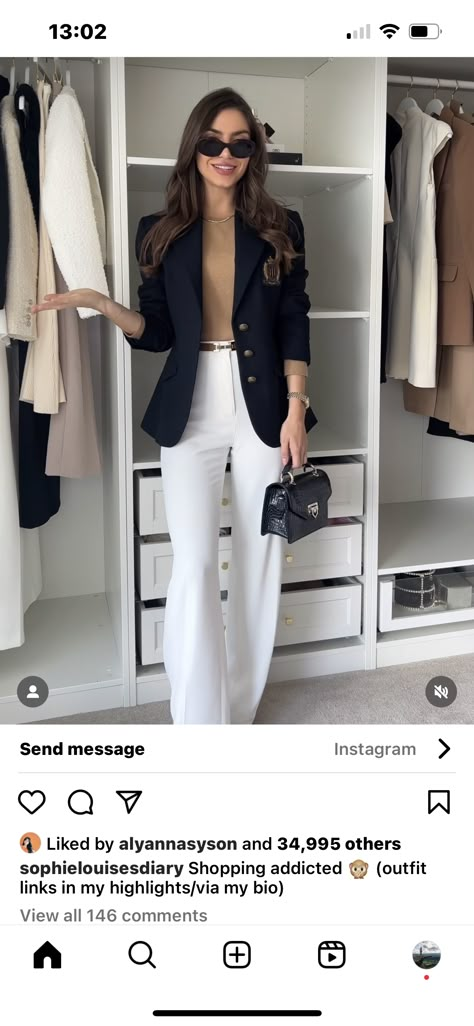 White Blazer Outfit Work, Chic Work Outfit, Meeting Outfit, Job Clothes, Chic Outfits Classy, New Look Fashion, Look Office, Blazer Outfits For Women, 70s Inspired Fashion