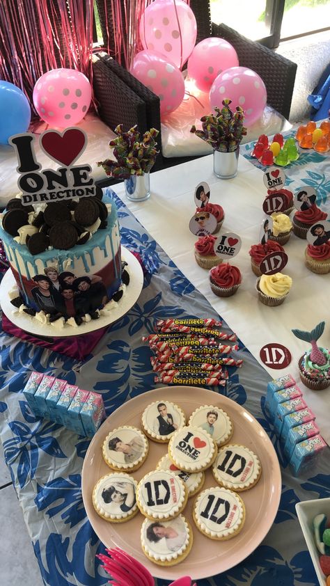 One Direction Cakes Birthdays, Croquette Birthday Party, One Direction Birthday Party Ideas, One Direction Cake Ideas Birthday, One Direction Themed Party, Harry Styles Birthday Party Ideas, One Direction Birthday Party, One Direction Birthday Cake, 1d Birthday