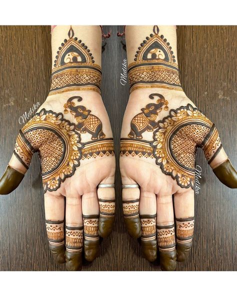 Padharo Sa Art, Half Hand Mehndi, Half Hand Mehndi Design, Drawing For Competition, Sa Art, Front Mehndi Design, Hand Mehndi Design, Bridal Mehendi Designs Hands, Mehndi Designs Bridal Hands