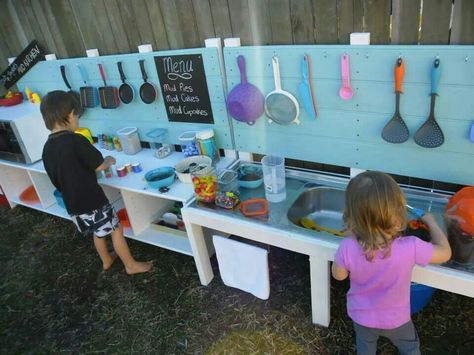 Cute Outdoor Play Kitchen Diy, Outdoor Play Kitchen, Mud Kitchen For Kids, Outdoor Play Spaces, Outdoor Play Areas, Kids Outdoor Play, Natural Playground, Mud Kitchen, Diy Projects For Kids