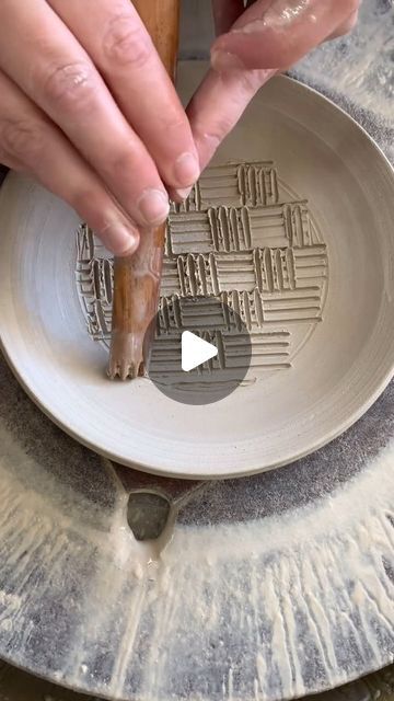 Garlic Pottery, Pottery Room, Garlic Grater Plate, Pottery Corner, Abstract Ceramics, Ceramics Videos, Pottery Tutorials, Clay Slip, Garlic Grater