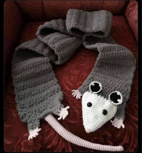 Crochet Opossum, Awesome Possum, Diy Crochet Projects, Knit Or Crochet, Scarf Pattern, Cute Crochet, Crochet Crafts, Crochet Clothes, Acrylic Yarn