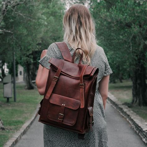 Udaipur India, Roll Top Backpack, Vintage Leather Backpack, Aesthetic Backpack, Leather Laptop Backpack, Small Laptop, Brown Leather Backpack, Top Backpacks, Leather Rucksack