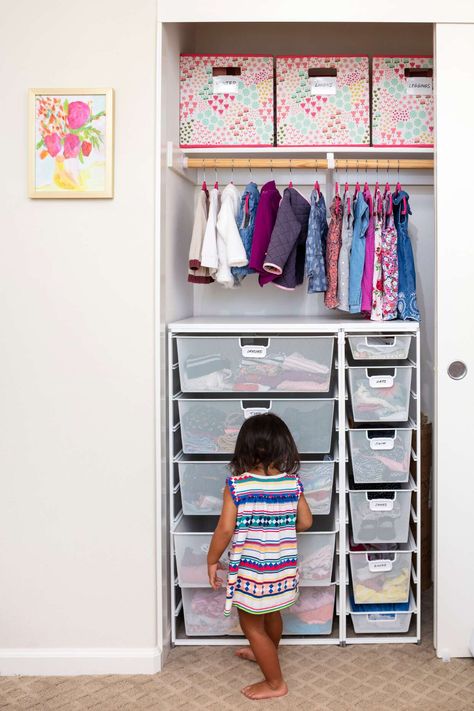 kid-closet-storage-storage-bins-pull-out-baskets-37ytK_muaMn8Mnvn-TrIeZ Mini Closet Ideas, Girls Room Storage, Cubby Storage Bins, Bedroom Ideas Kids, Toddler Closet Organization, Kids Closet Storage, Girls Closet Organization, Ideas For Small Apartments, Small Closet Storage