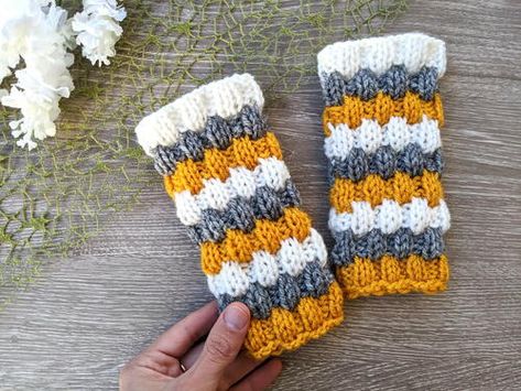 Three-color Baby Leg Warmers Leg Warmers Tutorial, Leg Warmers Knitting Pattern, Knit Leg Warmers Pattern, Leg Warmers Pattern, Baby Leg Warmers, Functional Clothing, Knit Leg Warmers, Aran Weight Yarn, Baby Legs