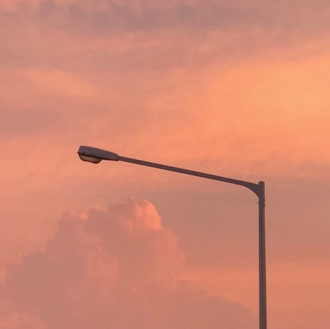 Peach Walls, Peach Aesthetic, Aesthetic Sky, Orange Aesthetic, Aesthetic Colors, Aesthetic Themes, Pink Sky, Sky Aesthetic, Pastel Aesthetic