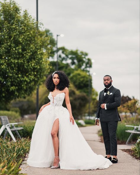 Wedding Photo Ideas Black Couple, Wedding Color Schemes Black People, Black Couple Wedding, Black Love Wedding Photo Ideas, First Look Wedding Photos Black Couple, Interracial Wedding Black Women, Black Wedding Photos, Black People Weddings, Interracial Couple Wedding Photos