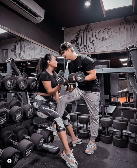 #Fitnessgoals #couplefitness #gym #workoutphotography #gymphotography Partner Workouts, Gym Photoshoot, Gym Couple, Gym Images, Gym Photography, Fitness Wallpaper, Wedding Workout, Gym Partner, Gym Boy