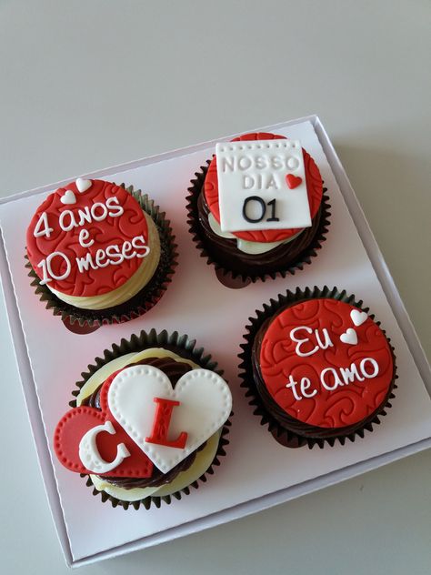 Valentine's Day Cupcakes Ideas, Happy Anniversary Cupcakes, Cupcakes San Valentin, Cupcakes Amor, Gym Cake, Deco Cupcake, Anniversary Cupcakes, Cupcake Cake Designs, Mini Cupcake