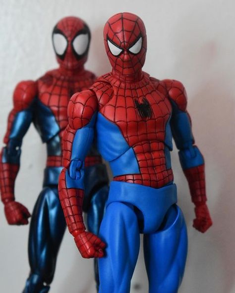 Scott Johnson Spiderman, Spiderman Action Figure Poses, Mafex Spiderman, Spiderman Figurines, Spider Man Across The Spider Verse Action Figures, Spiderman Action Figures Toys, Custom Action Figures Spider Man, Spiderman Action Figure, Spiderman Cosplay