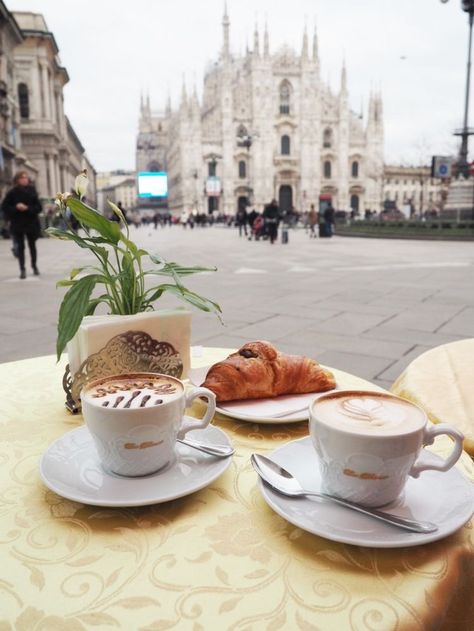 Best Winter Destinations, Milan Travel, Italy Coffee, Milan Cathedral, Italian Lifestyle, Best Christmas Markets, Winter Destinations, Coffee Photography, Coffee Is Life