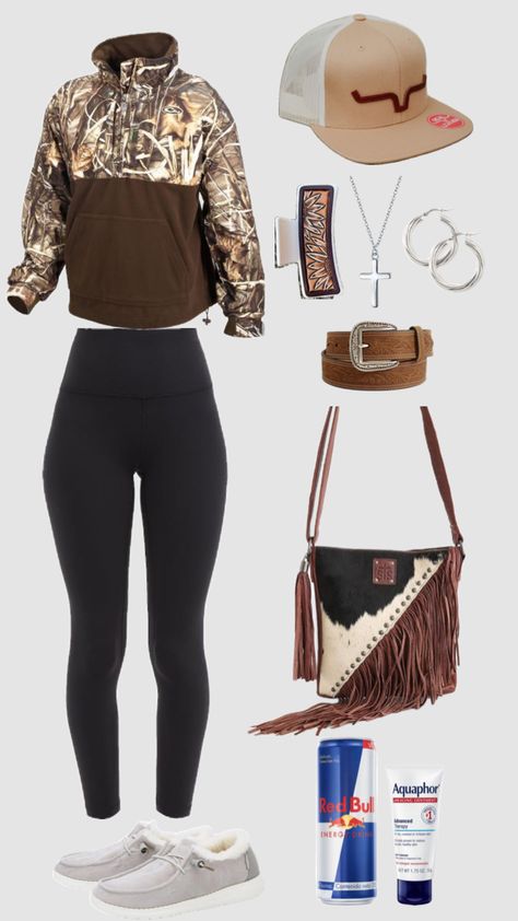 Greek Vs Greek Spirit Week, Cute Country Casual Outfits, Outfits To Wear With A Cowboy Hat, Country Female Outfits, Comfy Country Outfits For School, Country Clothing Brands, Ho Down Outfit Country, Western Outfits Leggings, Cute Fall Country Outfits