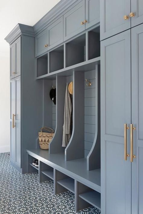 Repin by Celeste Jackson Interior Design - Chicago, IL. Ready to unearth your unique design style and finally make your house feel like a home? We will create a home that's a tailored expression of who you truly are. Mudroom Hallway, Mudroom Inspiration, Richmond House, Coat Room, Mudroom Entry, Mudroom Cubbies, Laundry Mudroom, Mudroom Cabinets, Mudroom Lockers