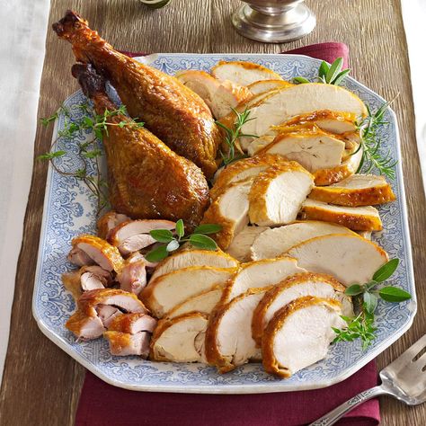 Make Ahead Turkey, Turkey And Gravy, Turkey Recipes Thanksgiving, Turkey Gravy, Cooking Turkey, Make Ahead Meals, Gravy Recipes, Roasted Turkey, Holiday Cooking