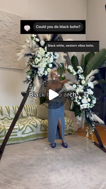 @katty_ferretti on Instagram: "The LINK to the items I use in this video is in my BIO ( folder “BLACK BOHO ARCH” )." Boho Wedding Ideas Decoration, Black Wedding Arch, Backyard Wedding Food, Wedding Food Bars, Boho Wedding Arch, Masquerade Party Decorations, Silver Wedding Decorations, Boho Backdrop, Boho Arch