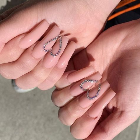 credit Diamond Nail Designs, Wedding Acrylic Nails, Instagram Call, Simple Acrylic Nails, Long Acrylic Nails Coffin, Coffin Shape Nails, Diamond Nails, Heart Nails, Dream Nails