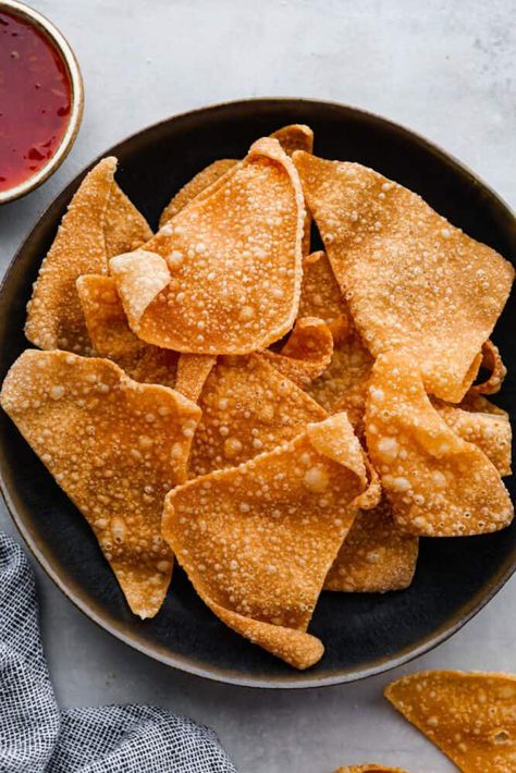 Deep Fried Wontons, Fried Wonton, Wonton Chips, Spring Salad Recipes, Homemade Tortilla Chips, The Recipe Critic, Recipe Critic, Hawaii Food, Vegetarian Breakfast Recipes