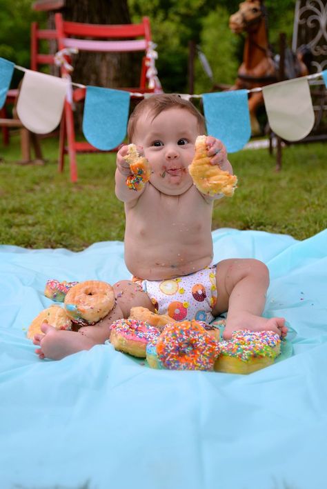 Milestone Ideas, One Year Pictures, Bear Photo, Cake Boy, Donut Day, Boys First Birthday Party Ideas, National Donut Day, Smash Cake Boy, Milestone Pictures