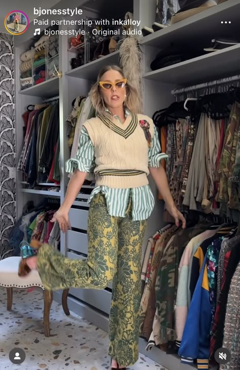 Floral Pants Outfit Winter, Funky Casual Work Outfits, Edgy Winter Outfits 2023, Business Casual Eclectic, Whimsical Professional Outfit, Funky Business Outfits, Fall Eclectic Outfits, Eccentric Work Outfit, Eccentric Style Outfits