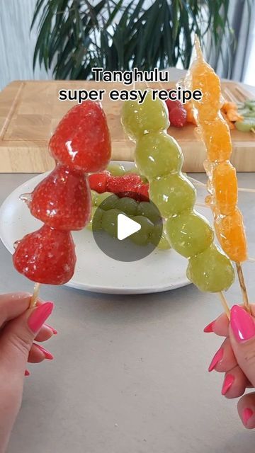 barbhomekitchen on Instagram: "Tanghulu,,this is really quick and easy recipe  You just need food probe and have to be quick! Without probe it will be hard to guess if your toffee is ready,  Just read instructions in the video  #reels #delicious #homemade #tanghulu" Sweet 16 Birthday Party Food Ideas, Tanghulu Recipe Video, Easy Tanghulu Recipe, Sweets Platter Ideas, Home Made Candy Easy, How To Make Tongue Hulu, Easy Snack Recipes Quick And Simple, How To Make Tanghulu, Sleepover Recipes