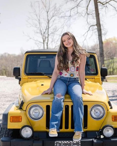 Senior girl sitting on top of her jeep during her senior photo session by Klem Photography Indiana Senior Photographer Senior Picture Ideas Jeep, Jeep Senior Pictures, Jeep Photoshoot Ideas, Yellow Jeep, Picture Props, Senior Photoshoot, Jeep Girl, Senior Session, Graduation Pictures