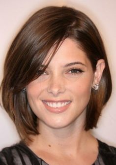 Mid-length Hairstyle for Round Face Glasses Hairstyles, Haircuts For Round Face Shape, Edgy Bob, Medium Bob Haircut, Medium Bob, Easy Hairstyles For Medium Hair, Round Face Haircuts, Short Hair Styles For Round Faces, Penteado Cabelo Curto