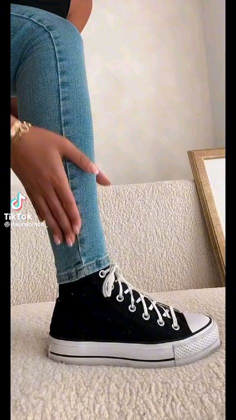 Jeans Converse Outfit, Black High Top Converse Outfits, Outfits With Converse High Tops, How To Style Converse, Boty Converse, Converse Haute, Converse Shoes Outfit, High Tops Outfit, High Top Converse Outfits