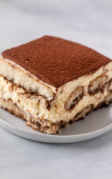 Authentic Tiramisu Recipe, Easy Tiramisu Recipe, Italian Tiramisu, Romanian Desserts, Tiramisu Cake, Tiramisu Recipe, Romanian Food, Italian Desserts, Food Cakes